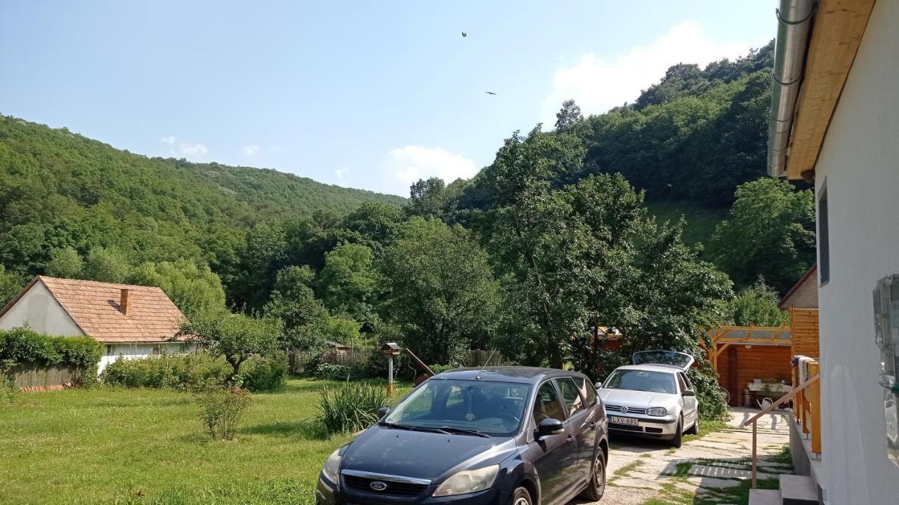 Lovas Vendeghaz Lägenhet Obanya Exteriör bild