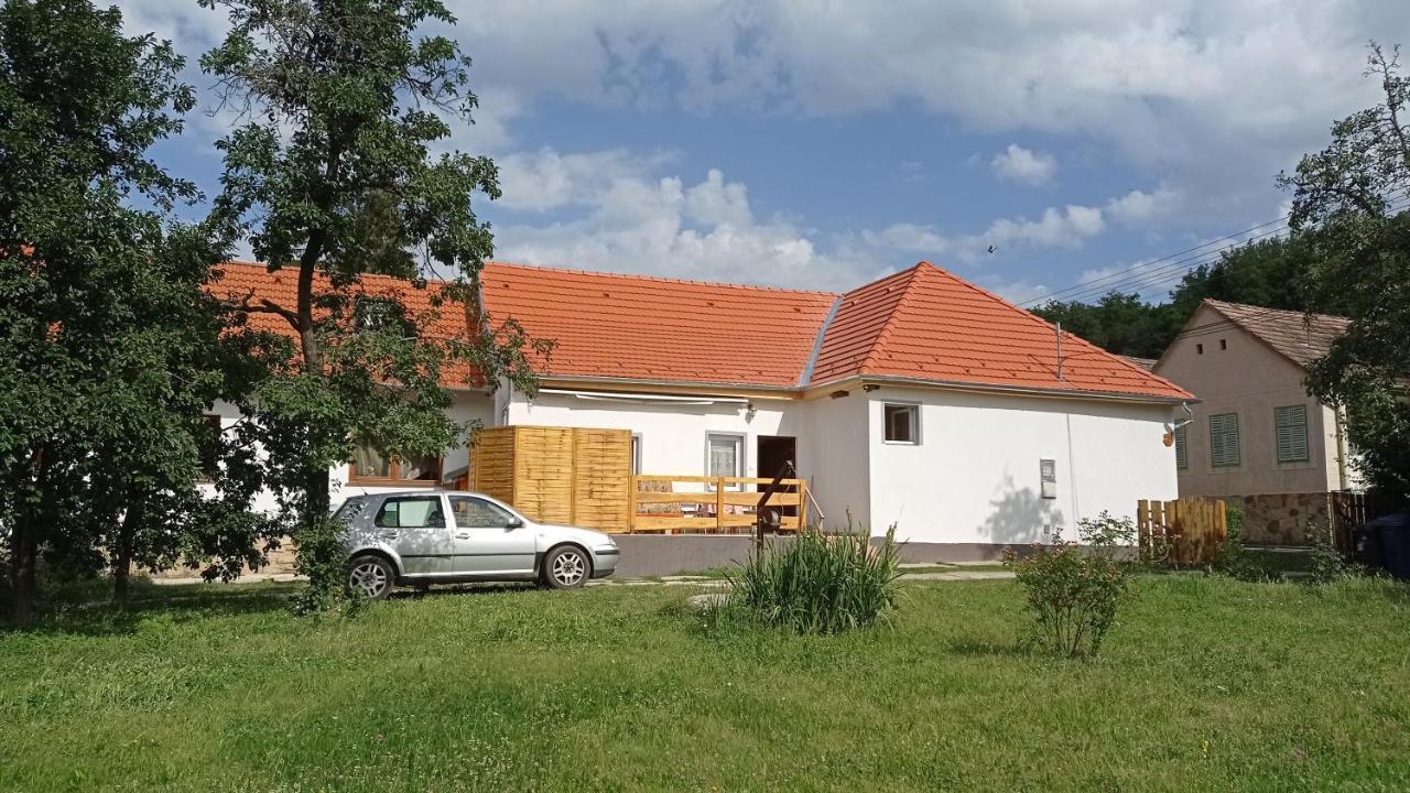 Lovas Vendeghaz Lägenhet Obanya Exteriör bild