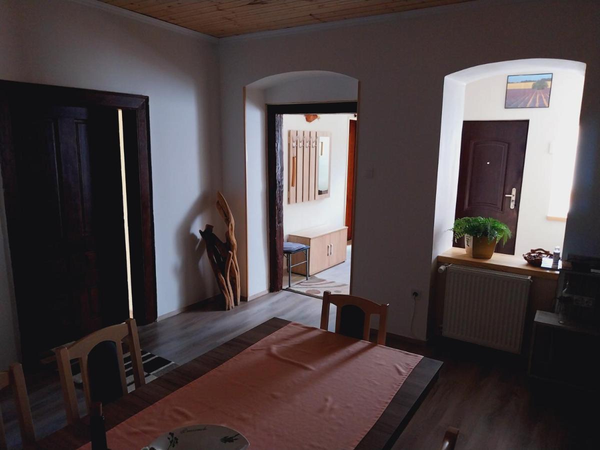 Lovas Vendeghaz Lägenhet Obanya Exteriör bild