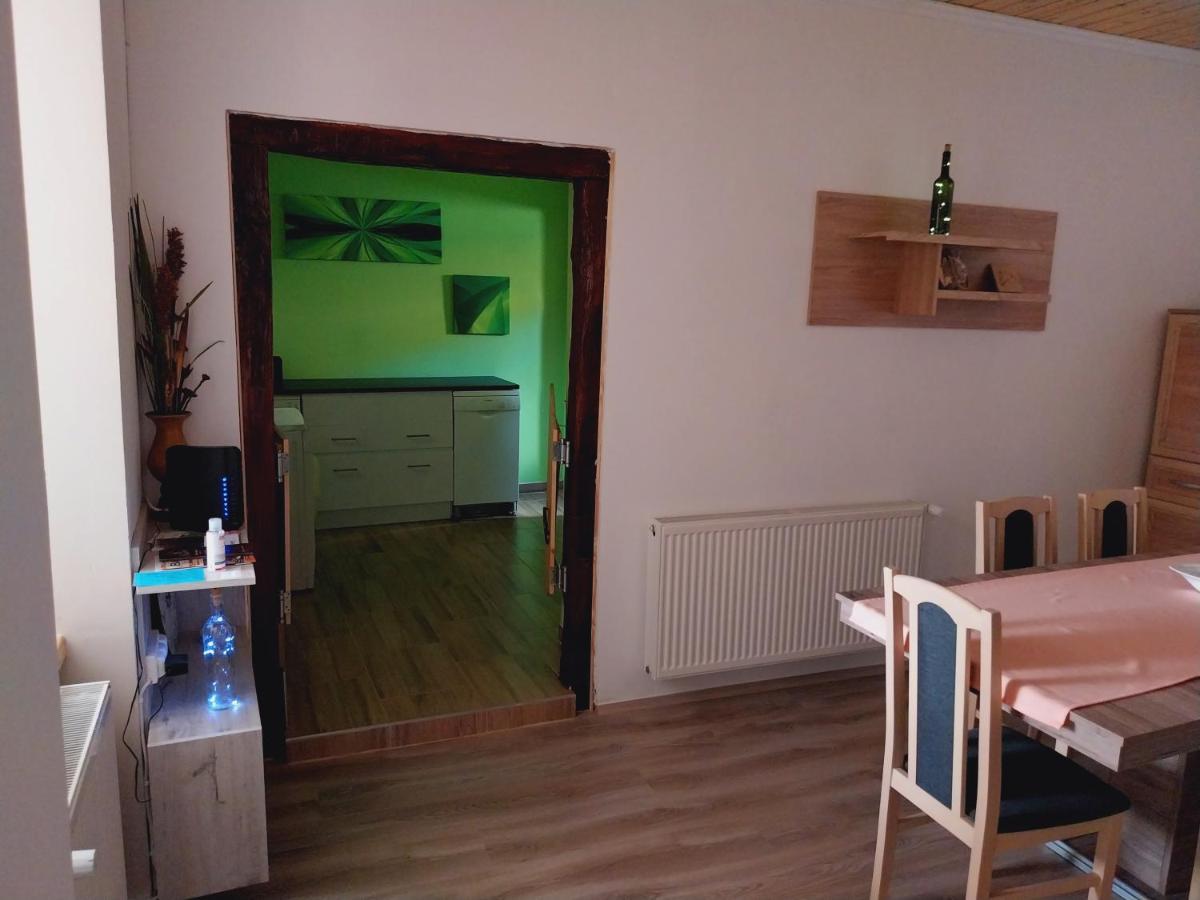 Lovas Vendeghaz Lägenhet Obanya Exteriör bild