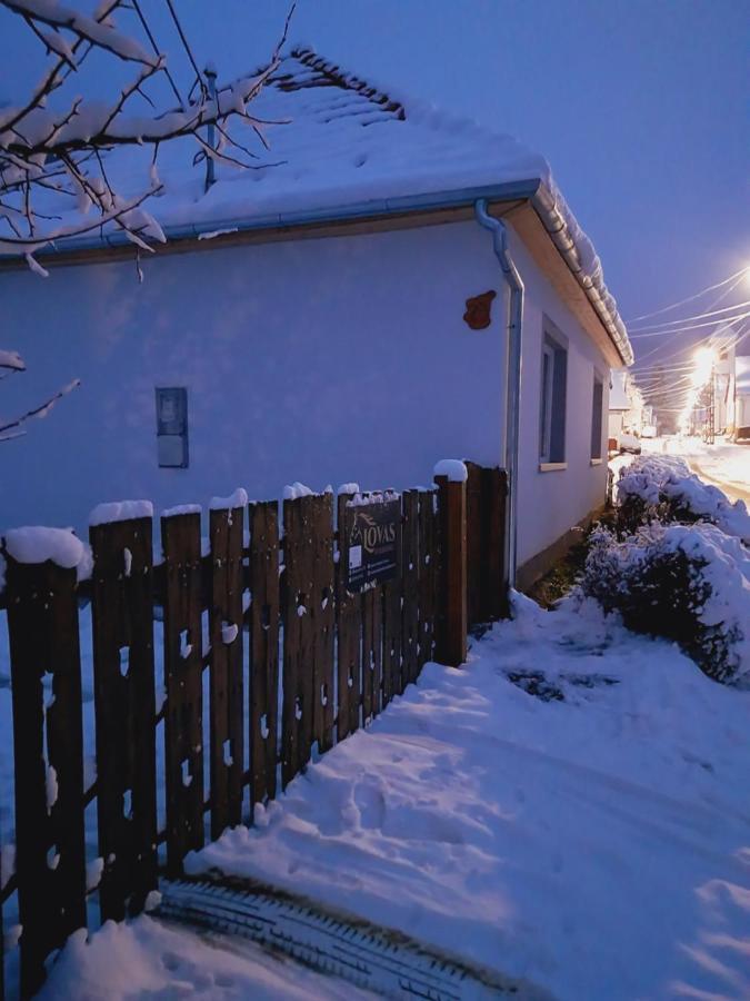 Lovas Vendeghaz Lägenhet Obanya Exteriör bild